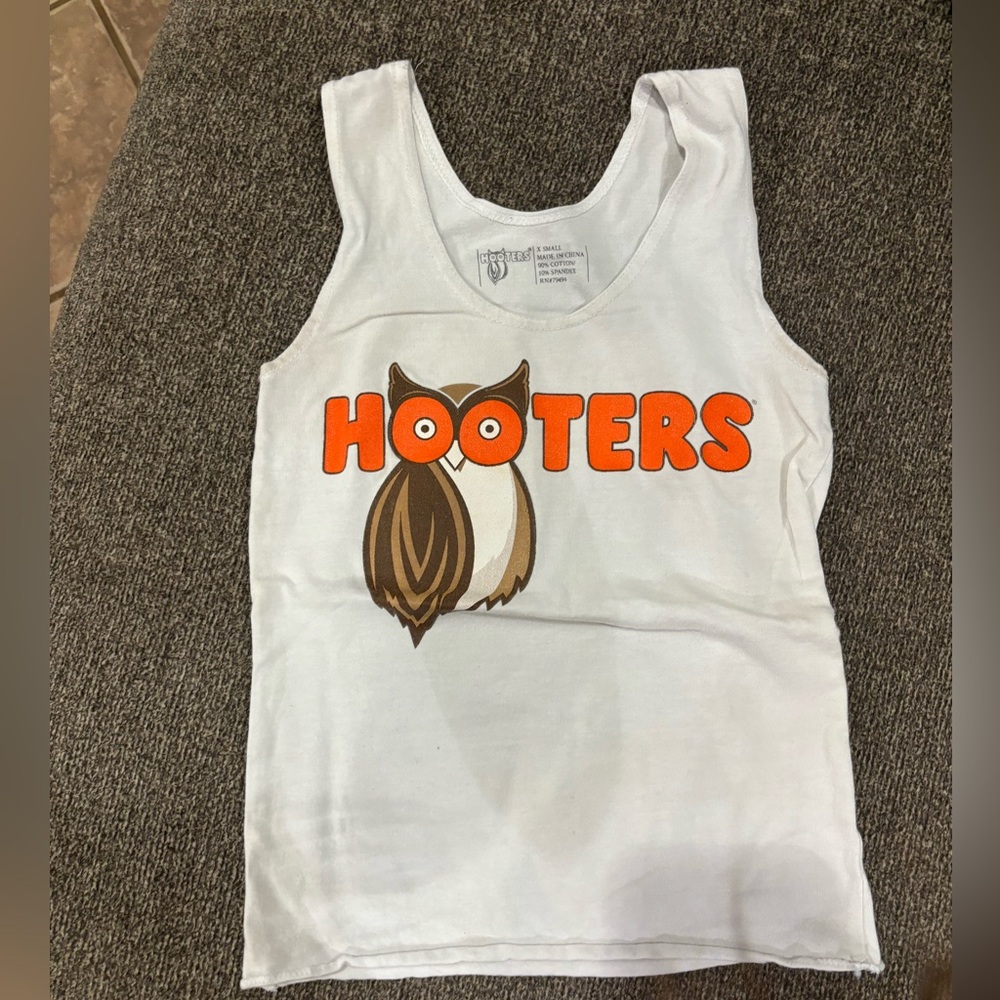 Hooters tank